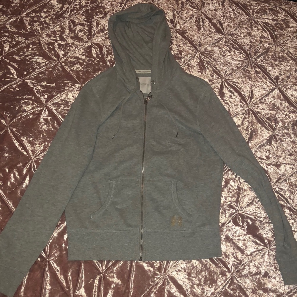 Vitoria secret sweater